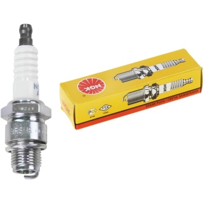 Свеча зажигания NGK BR8HS-10 (7204)